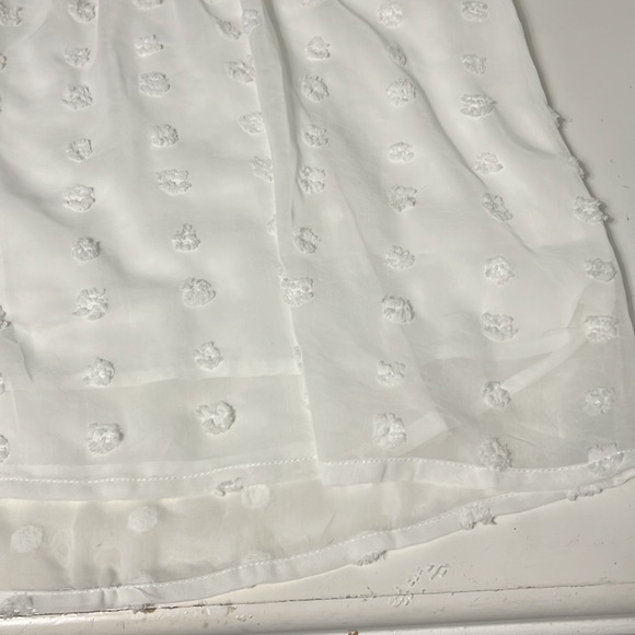 Amazon Large Layered Short Sleeve White Polka Dot V Neck Blouse - Picture 3 of 5